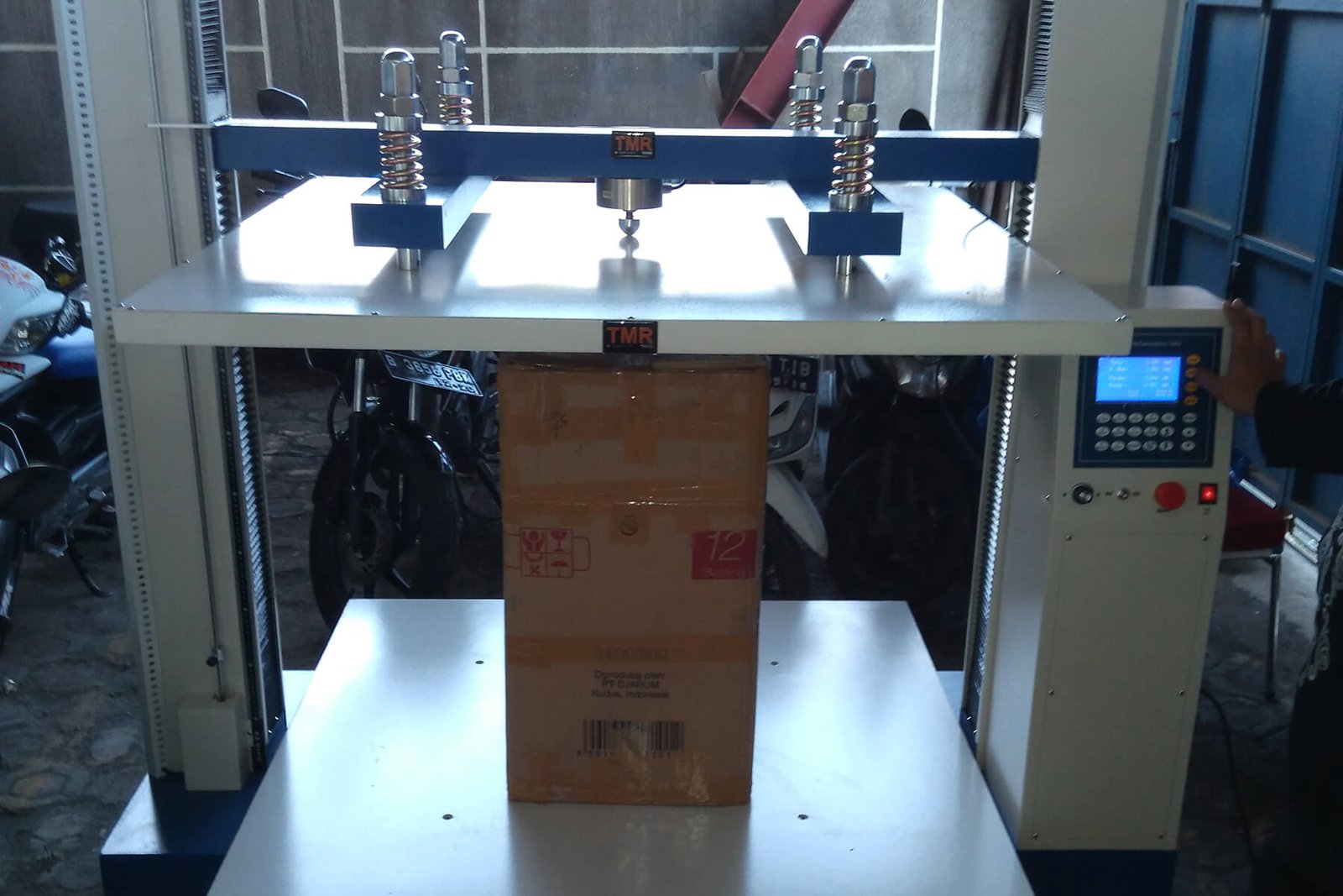 box compression tester, cara menggunakan box compression tester